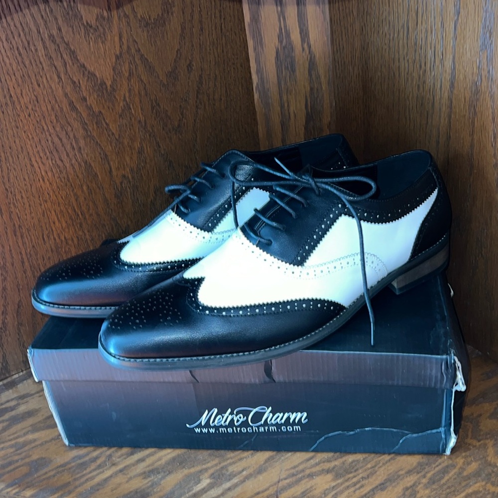 NIB Metro Charm Mens Size 13 Black and White Wing Tip Lace Up Oxford Retro Shoes